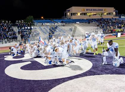 Thumbnail 3 in Midlothian vs Coronado (UIL 5A D1 Area Playoff)  photogallery.