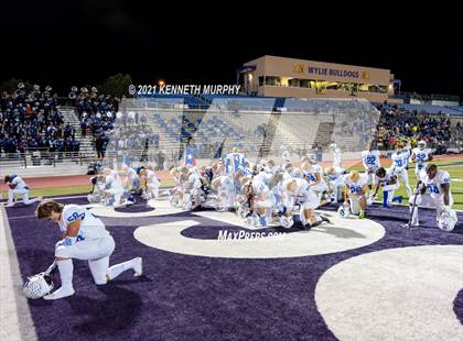 Thumbnail 1 in Midlothian vs Coronado (UIL 5A D1 Area Playoff)  photogallery.
