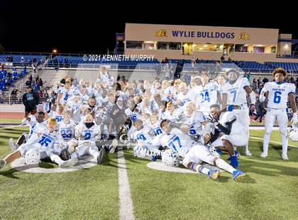 Thumbnail 3 in Midlothian vs Coronado (UIL 5A D1 Area Playoff)  photogallery.
