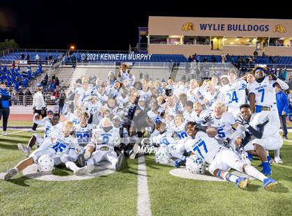 Thumbnail 3 in Midlothian vs Coronado (UIL 5A D1 Area Playoff)  photogallery.