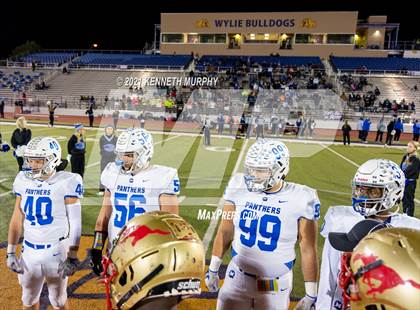 Thumbnail 1 in Midlothian vs Coronado (UIL 5A D1 Area Playoff)  photogallery.