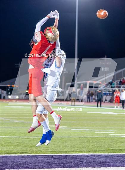 Thumbnail 2 in Midlothian vs Coronado (UIL 5A D1 Area Playoff)  photogallery.