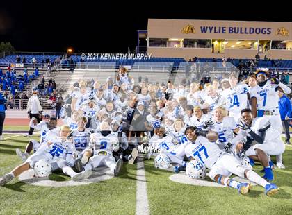 Thumbnail 1 in Midlothian vs Coronado (UIL 5A D1 Area Playoff)  photogallery.