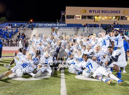 Thumbnail 2 in Midlothian vs Coronado (UIL 5A D1 Area Playoff)  photogallery.