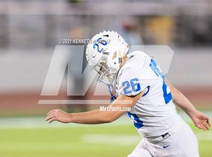 Thumbnail 2 in Midlothian vs Coronado (UIL 5A D1 Area Playoff)  photogallery.