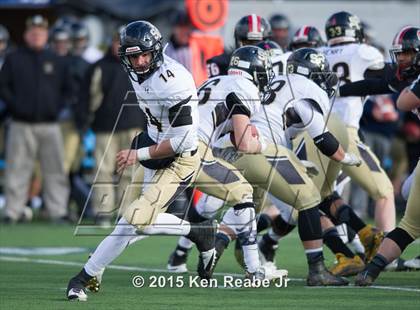 Thumbnail 2 in Aliquippa vs. Southern Columbia Area (PIAA Class AA Final) photogallery.
