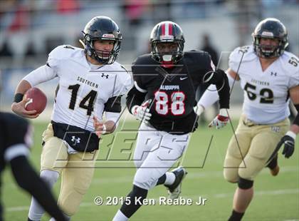 Thumbnail 2 in Aliquippa vs. Southern Columbia Area (PIAA Class AA Final) photogallery.