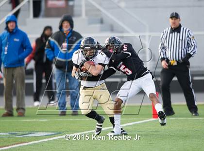 Thumbnail 2 in Aliquippa vs. Southern Columbia Area (PIAA Class AA Final) photogallery.