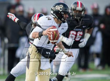 Thumbnail 1 in Aliquippa vs. Southern Columbia Area (PIAA Class AA Final) photogallery.