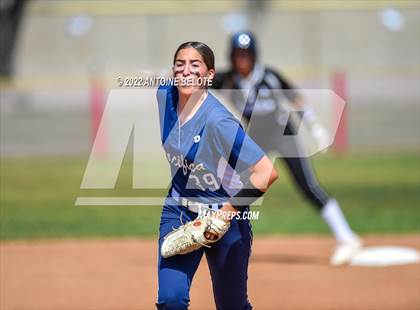 Thumbnail 2 in Pacifica vs. La Habra photogallery.