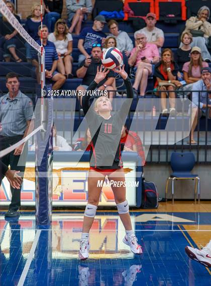 Thumbnail 3 in Lake Highlands vs. Plano East photogallery.