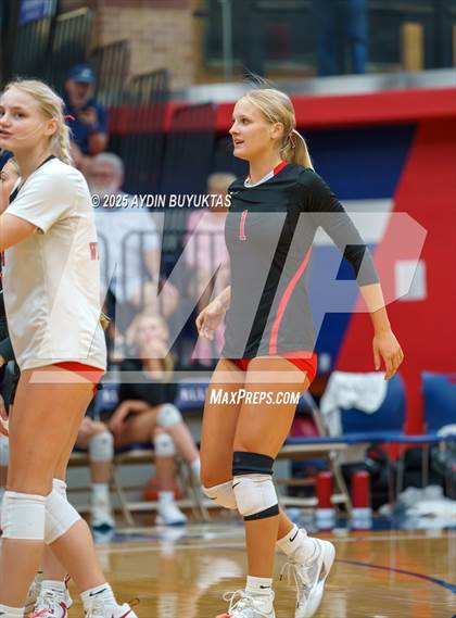 Thumbnail 3 in Lake Highlands vs. Plano East photogallery.