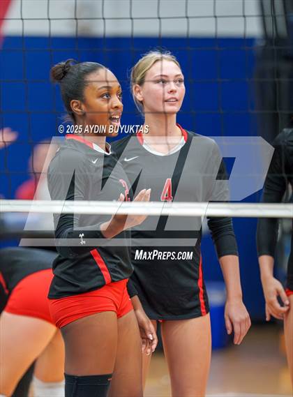 Thumbnail 3 in Lake Highlands vs. Plano East photogallery.