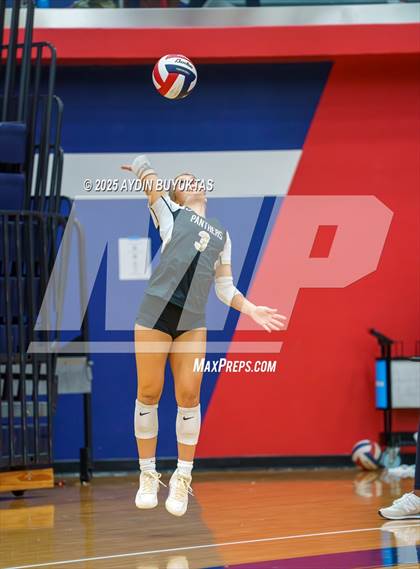 Thumbnail 2 in Lake Highlands vs. Plano East photogallery.