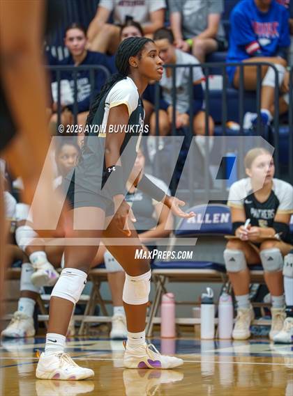 Thumbnail 2 in Lake Highlands vs. Plano East photogallery.