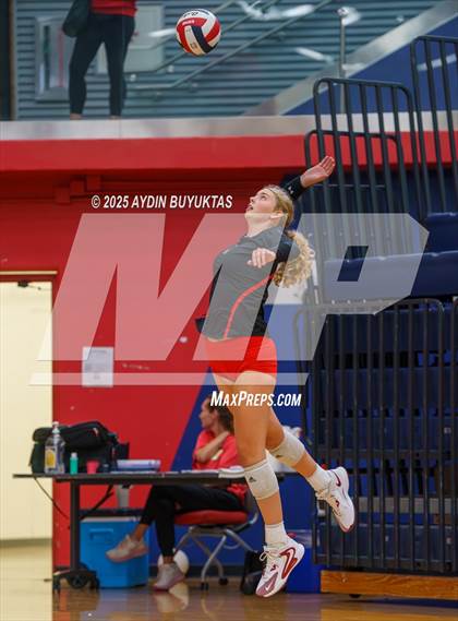 Thumbnail 3 in Lake Highlands vs. Plano East photogallery.