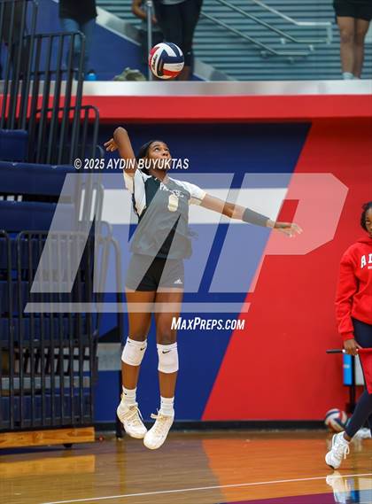 Thumbnail 2 in Lake Highlands vs. Plano East photogallery.