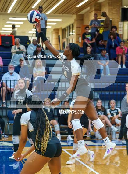 Thumbnail 1 in Lake Highlands vs. Plano East photogallery.