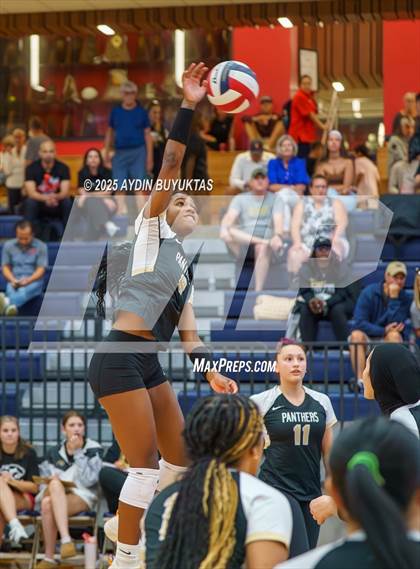 Thumbnail 2 in Lake Highlands vs. Plano East photogallery.