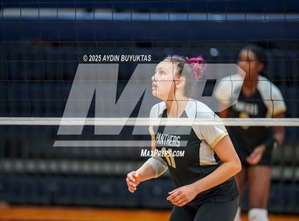 Thumbnail 1 in Lake Highlands vs. Plano East photogallery.