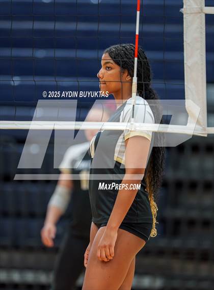 Thumbnail 3 in Lake Highlands vs. Plano East photogallery.
