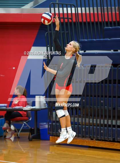 Thumbnail 2 in Lake Highlands vs. Plano East photogallery.