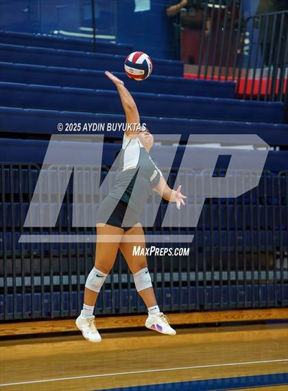 Thumbnail 2 in Lake Highlands vs. Plano East photogallery.