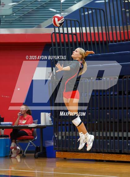 Thumbnail 3 in Lake Highlands vs. Plano East photogallery.