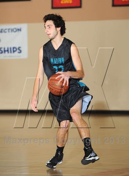 Thumbnail 3 in Godinez vs. Malibu (MaxPreps Holiday Classic) photogallery.