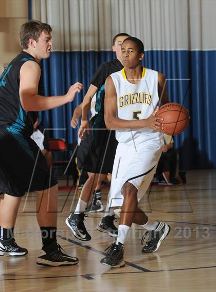 Thumbnail 3 in Godinez vs. Malibu (MaxPreps Holiday Classic) photogallery.