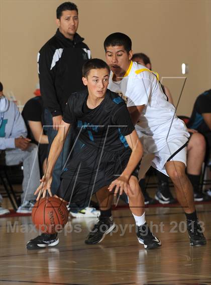 Thumbnail 3 in Godinez vs. Malibu (MaxPreps Holiday Classic) photogallery.