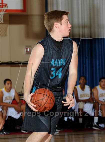 Thumbnail 3 in Godinez vs. Malibu (MaxPreps Holiday Classic) photogallery.