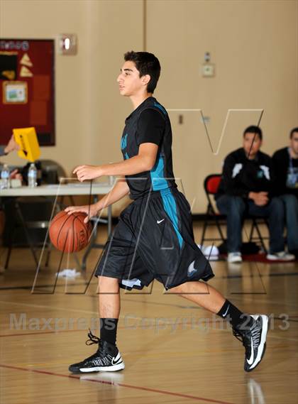 Thumbnail 2 in Godinez vs. Malibu (MaxPreps Holiday Classic) photogallery.