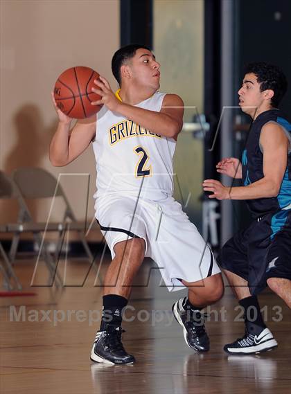 Thumbnail 1 in Godinez vs. Malibu (MaxPreps Holiday Classic) photogallery.