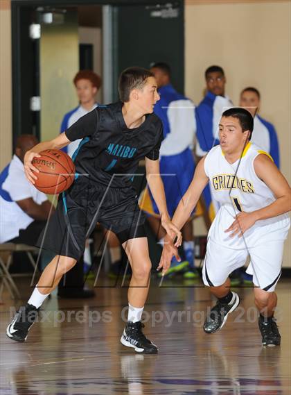 Thumbnail 3 in Godinez vs. Malibu (MaxPreps Holiday Classic) photogallery.