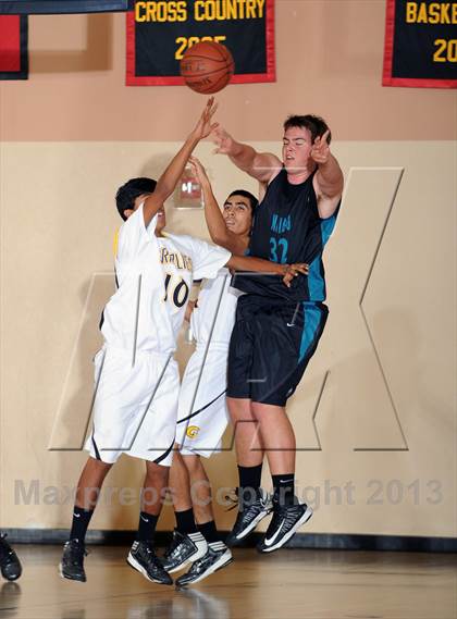 Thumbnail 3 in Godinez vs. Malibu (MaxPreps Holiday Classic) photogallery.