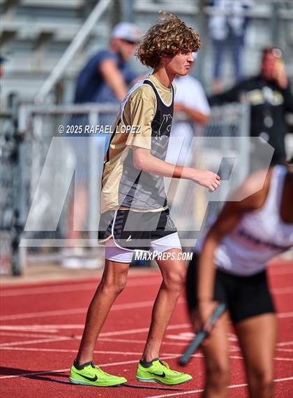 Thumbnail 2 in Northland Christian Relays (4x400M Mixed) photogallery.