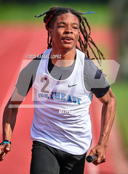 Thumbnail 1 in Northland Christian Relays (4x400M Mixed) photogallery.