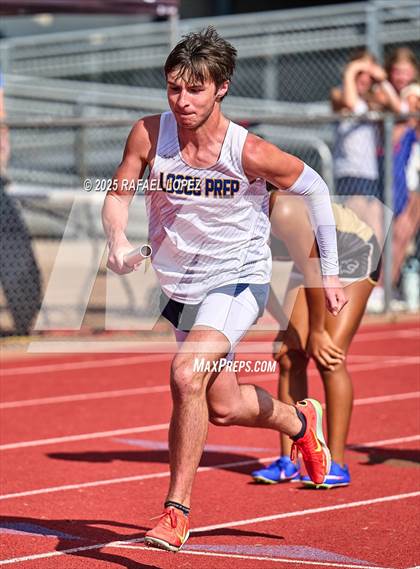Thumbnail 2 in Northland Christian Relays (4x400M Mixed) photogallery.