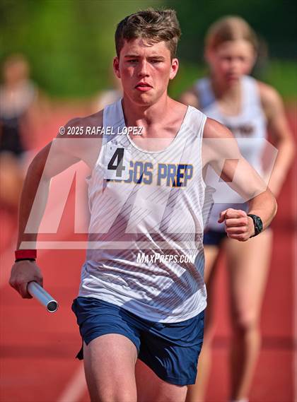 Thumbnail 3 in Northland Christian Relays (4x400M Mixed) photogallery.