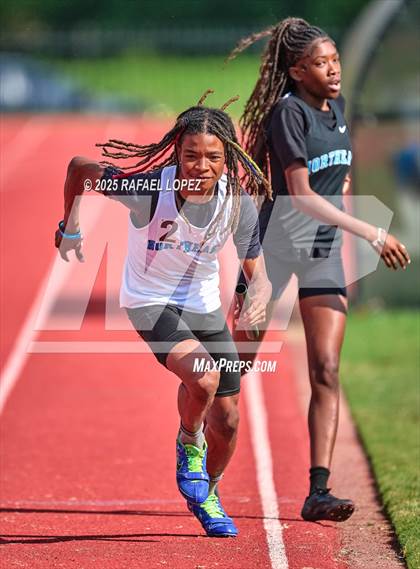 Thumbnail 2 in Northland Christian Relays (4x400M Mixed) photogallery.