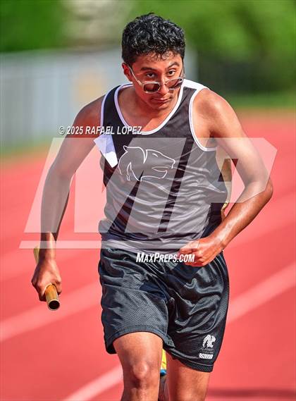 Thumbnail 2 in Northland Christian Relays (4x400M Mixed) photogallery.
