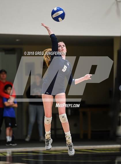 Thumbnail 3 in Marin Catholic vs. Branson photogallery.