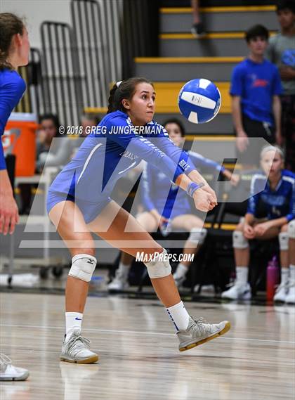 Thumbnail 3 in Marin Catholic vs. Branson photogallery.