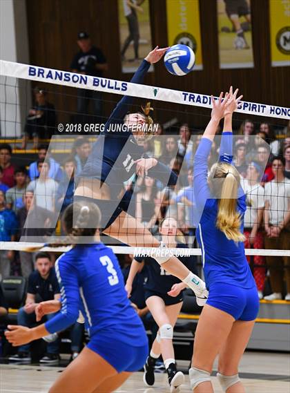 Thumbnail 2 in Marin Catholic vs. Branson photogallery.