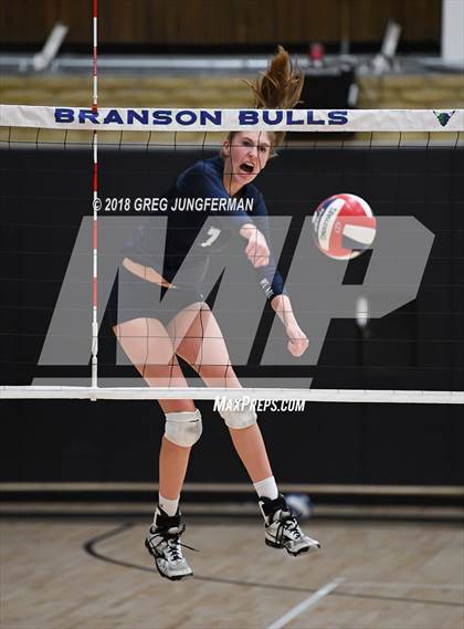 Thumbnail 2 in Marin Catholic vs. Branson photogallery.