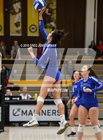 Thumbnail 3 in Marin Catholic vs. Branson photogallery.