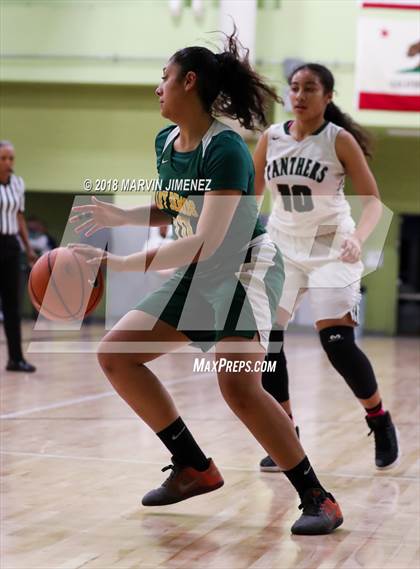 Thumbnail 2 in Jefferson vs. Gardena (CIF LACS D3 Final) photogallery.