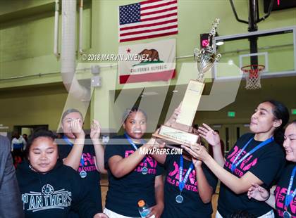 Thumbnail 1 in Jefferson vs. Gardena (CIF LACS D3 Final) photogallery.