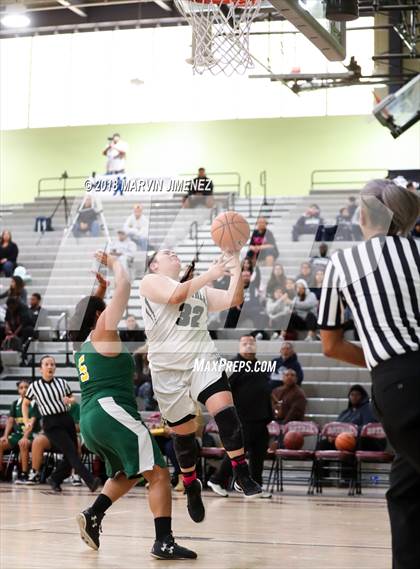 Thumbnail 1 in Jefferson vs. Gardena (CIF LACS D3 Final) photogallery.